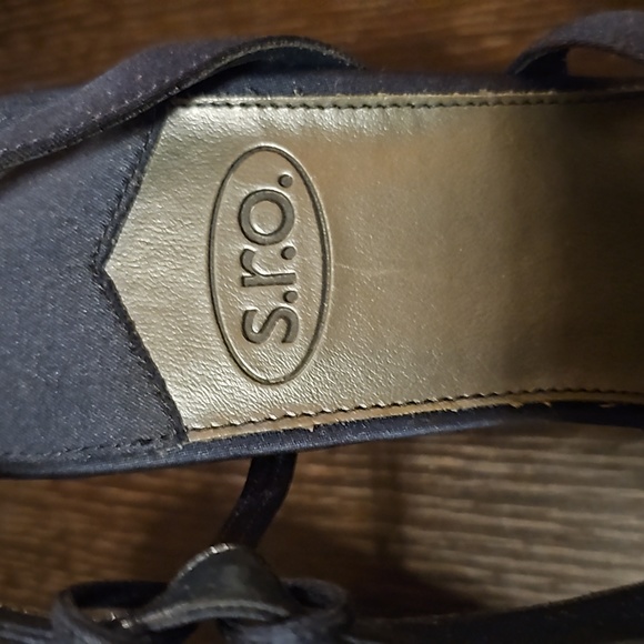 S.R.O- Women’s- 9- Navy Strap Heels with Heel stretch 3.5inch High Heel - Picture 2 of 6